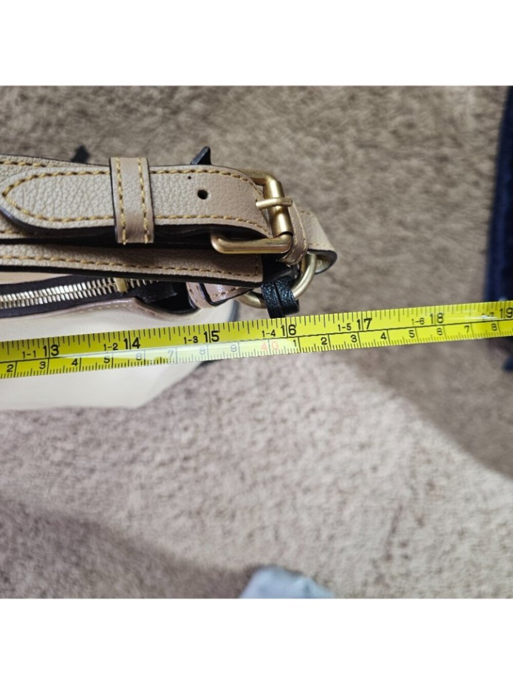 Dooney & Bourke 2 Tone Beige Black Pebbled Leather Shoulder Hobo Bag and Wallet - Picture 9 of 16